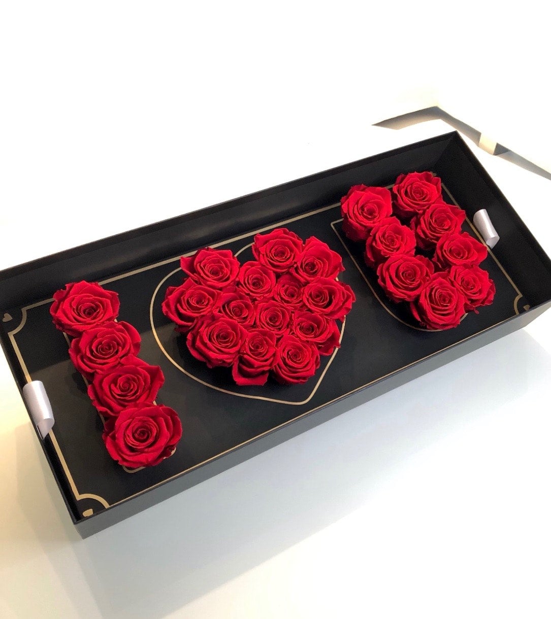 I love you box-fresh roses